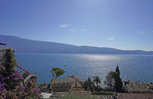 Villa Rachele: stunning luxury villa in centre Gargnano with private pool and breathtaking views - Foto 23