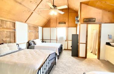 Blufftop Cabin Retreat Hot Tub and Fall Views! - Foto 21