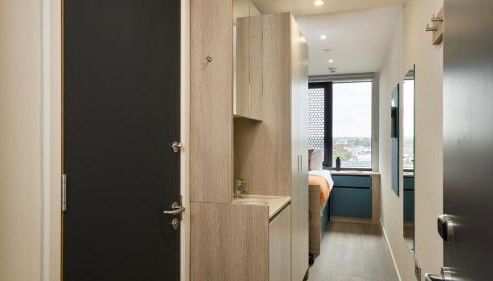 Student Only 3 Bed Private Flat with Shared Washroom Battersea - Foto 5