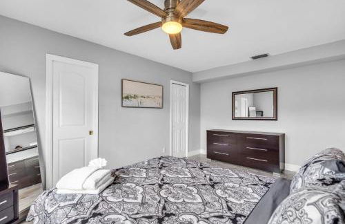 Private Vacation Home Near Beach Newly Renovated - Foto 13