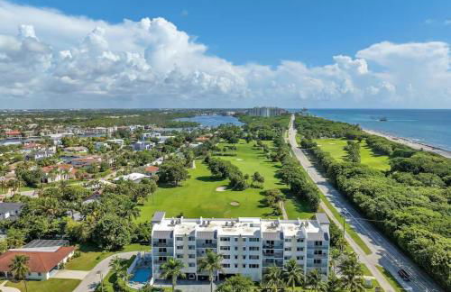 Luxury - 2BR 2BA - Balcony - Right Across From the Beach - Foto 32