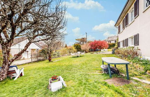 1 Bedroom Amazing Apartment In Treignac - Foto 11