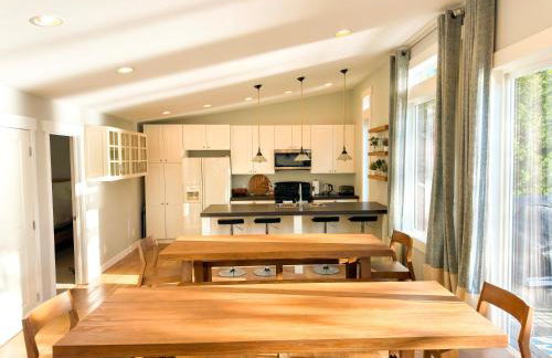 Built 2016 Pristine Lake House for Boating, Remote Work, Hiking and Relaxing - Foto 30