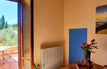 INCANTEVOLE CASA TOSCANA con travi in legno, ampia terrazza e vista sulle colline - Foto 9