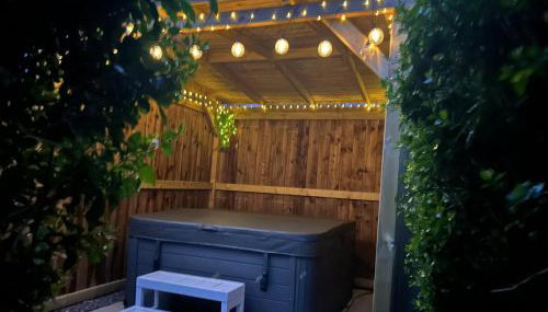 Fernlea Luxury Shepherds Hut & Hot Tub - Foto 3