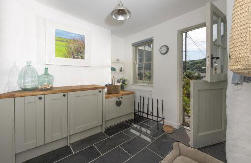 Piskey Cottage, Mousehole - Close to Harbourside - Free WiFi - Free Parking - Photo 34