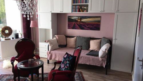 Sehr schönes und möbliertes Apartment - Foto 4