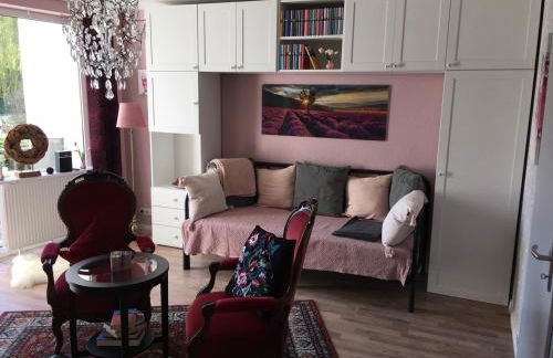 Sehr schönes und möbliertes Apartment - Foto 4