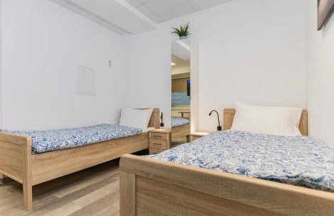 Private room #5 with 2 beds, ground floor, AC, only 2min to RAB - Foto 1