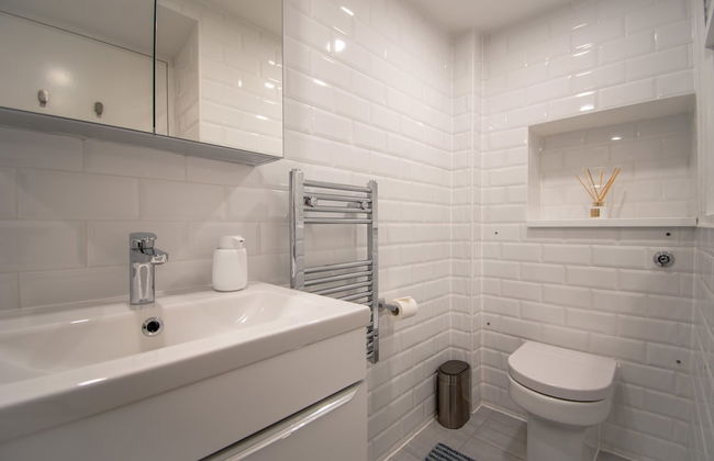 2 Bedroom Flats in Covent Garden - Photo 23