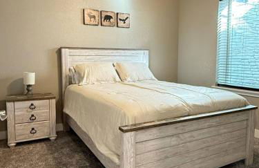 Modern 5BR/3BA Luxury Home|Movie Nights & Comfort - Foto 59