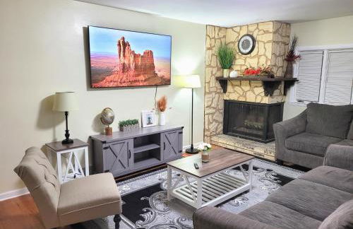 Nice big house with parking, king bed, yard - Foto 17