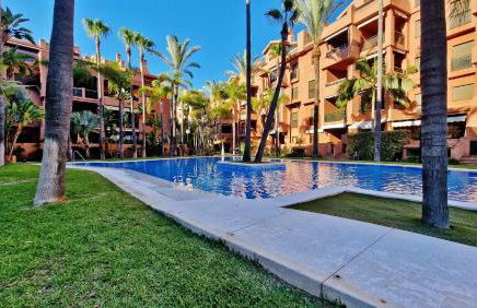 Velez Nazari Los Moriscos - Foto 1