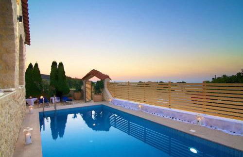 Elena Villa, an Authentic Retreat with Private Pool, By ThinkVilla - Foto 1