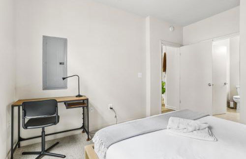 Spacious Comfort Near Downtown Hotspots - Foto 20