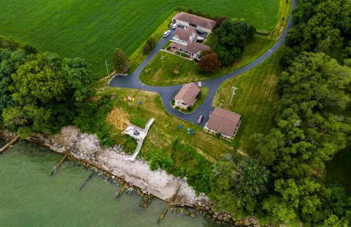 Cozy Lakefront Cottage - Foto 38