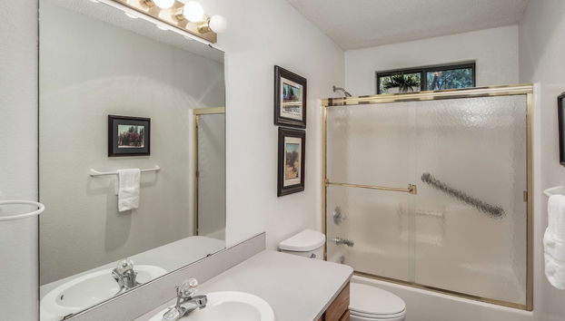 Season 4 Art by Ruidoso Vacation Rentals - Foto 2, Servicios del alojamiento