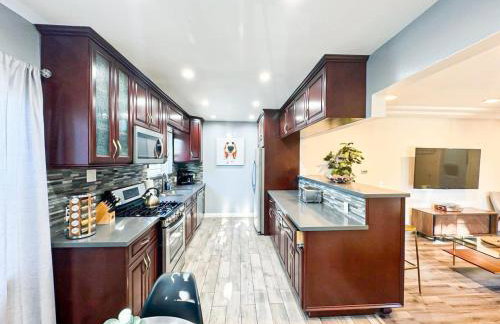 Charming 3BR Spot Near LAX, SoFi and Forum - Foto 4