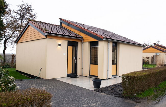 Wellness Bungalow With Whirlpool and Sauna - Foto 1