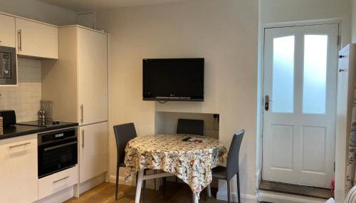 The Apartment, 24 West End Terrace, Winchester - Photo 4