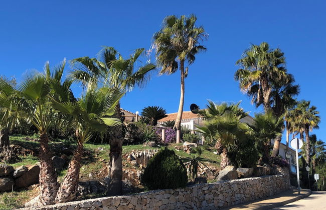 Apartment - Sleeps 4 - Parking - Garden - Pool - Foto 14