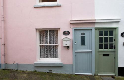 Quirky fisherman's cottage by the sea in Brixham - Photo 2