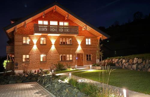 DAS BISCHOF - 5 exklusive Ferienwohnungen und 1 Doppelzimmer - 4x mit privater Zirben Sauna - Semmelservice & Hindelang PLUS - Foto 2