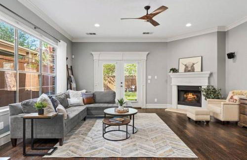 Luxury 4BR Dallas Home with Game Room and Fire Pit - Foto 16