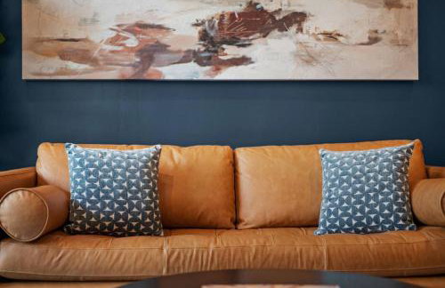 Immaculate Penthouse Double King Suite on Butler St with rooftop deck and free off street parking - Foto 49