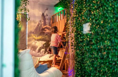 10min to Disney, Luxury 6BR Themed Villa with Private Pool,Spa and Game Room - Foto 11