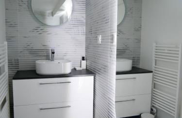 *Romance Jacuzzi* Appartement Spa pour les amoureux ou les solos - Foto 12