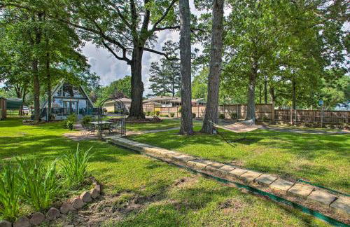 Deck, Boat Slip and Views Lake Hamilton Cabin! - Foto 25