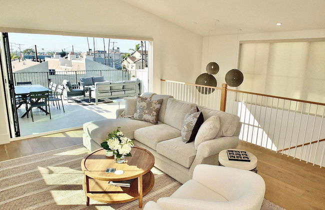 Beach Paradise Stunning 3-story in Long Beach! - Foto 19