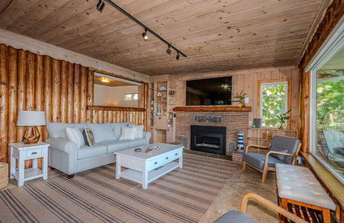 Waterfront Vashon Island Home, Beach Access and View - Foto 4