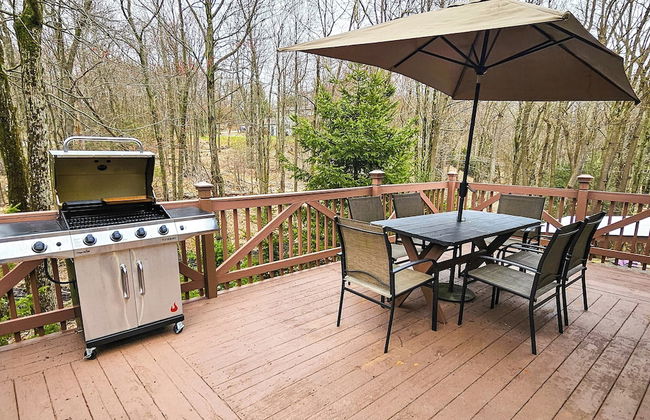 Pond Place by Avantstay Game Room, Deck, Fire Pit - Photo 29