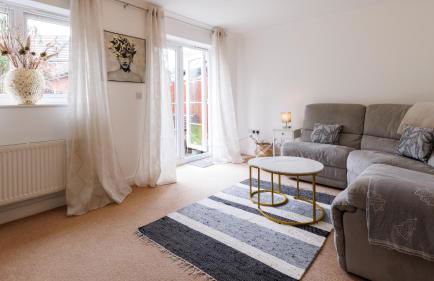 Spacious 4-Bedroom House in Aylesbury Ideal for Contractors Professionals or Larger Families - Foto 9