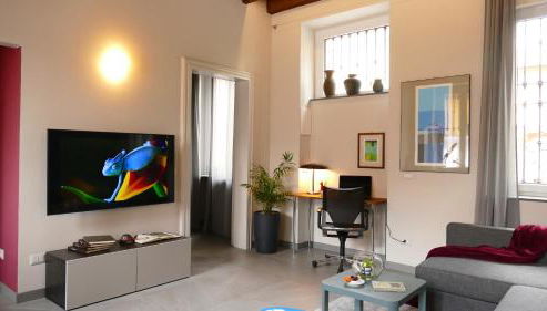 Casa25- Convenient location to Miland Centre & Como Lake! - Photo 2