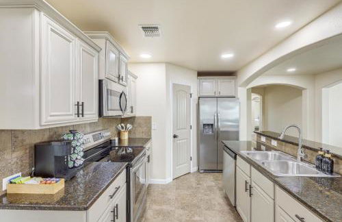 8 Mi to Fort Cavazos! Modern Home with Fire Pit - Foto 12