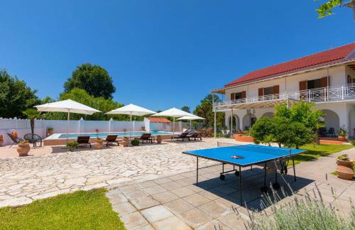 Villa Paradiso: Near beach, superb pool and garden - Photo 34