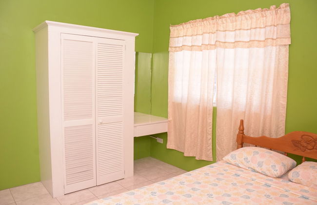 Hillview Apartments and Vehicle Rental - Foto 2