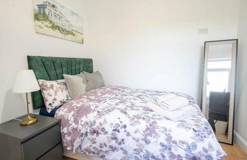 3 bed Modern Home, Vibrant & Stylish, Sleep upto 7 - Foto 14