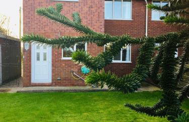 3 bedroom home with parking - Foto 2