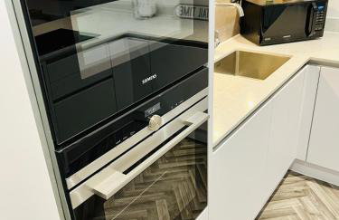 DESIGNER HOUSE - University of Glasgow / Central Glasgow 'Hillhead' West End G12 - Luxurious & Contemporary Detached House / Terrace / Garden / 'electric car charging' Garage Parking - Foto 62