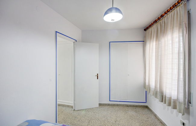 Apartment in Roses With Beachfront View - Photo 2