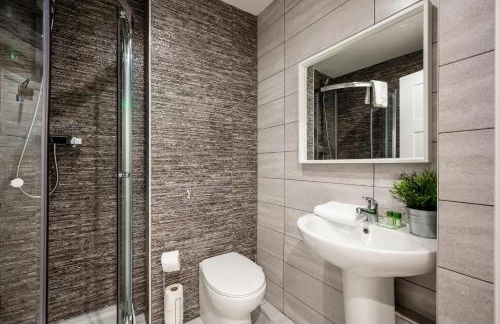 Two Apartments in One , City Centre, Sleeps 11! - Foto 29