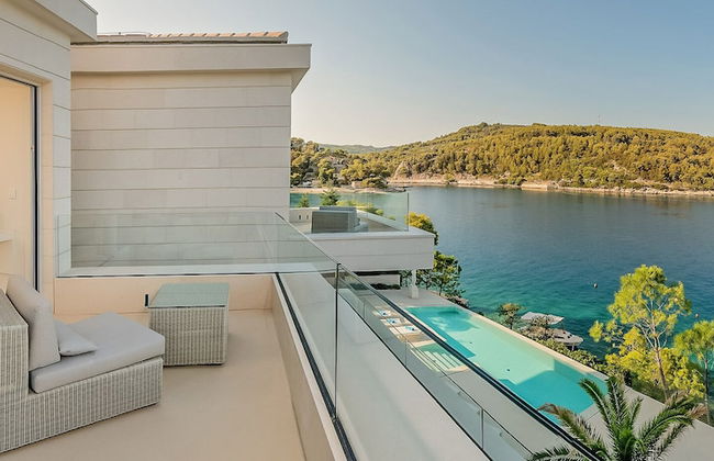 Beachfront Villa Seven Sins with Pool - Foto 18