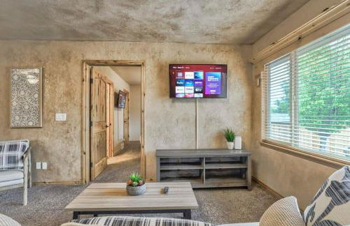 2BR Cottage with outdoor seating near Hiking & DT - Foto 7