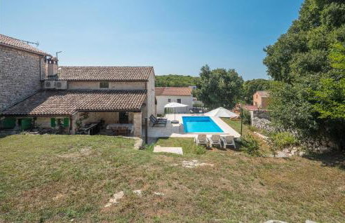 3 Bedroom Lovely Home In Sorici - Photo 9