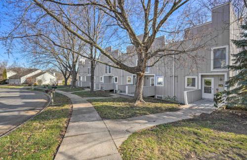 Lovely Iowa City Townhome about 3 Mi to Dtwn! - Foto 3