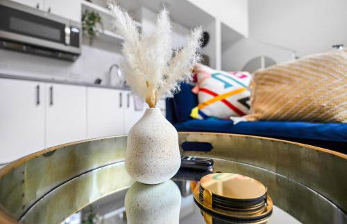 Austin Stylish Studio - Foto 74